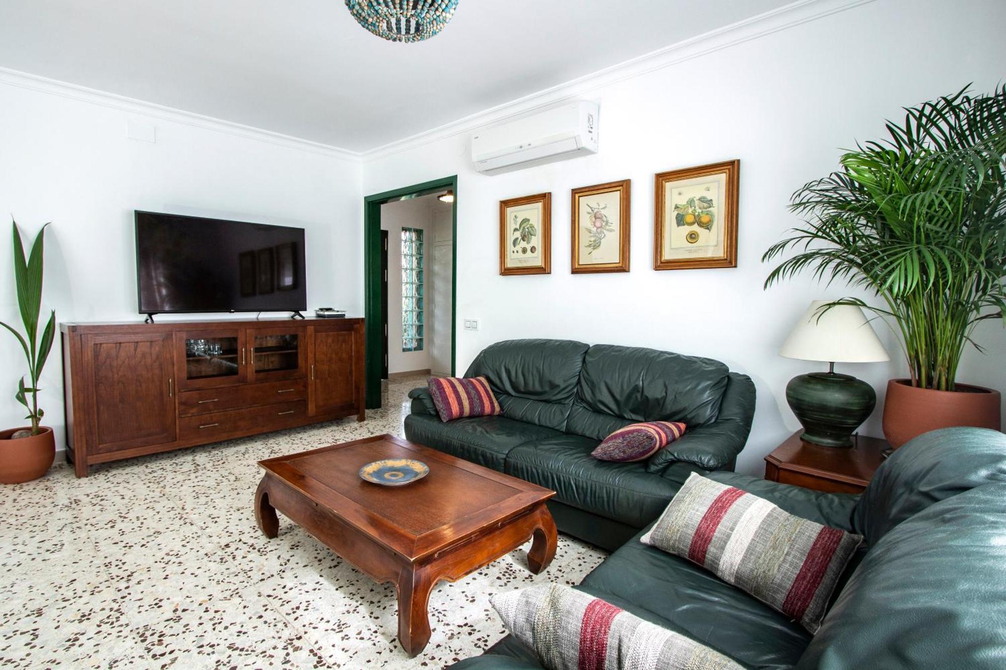 Newly Furnished Cozy House Next To The * Calafell