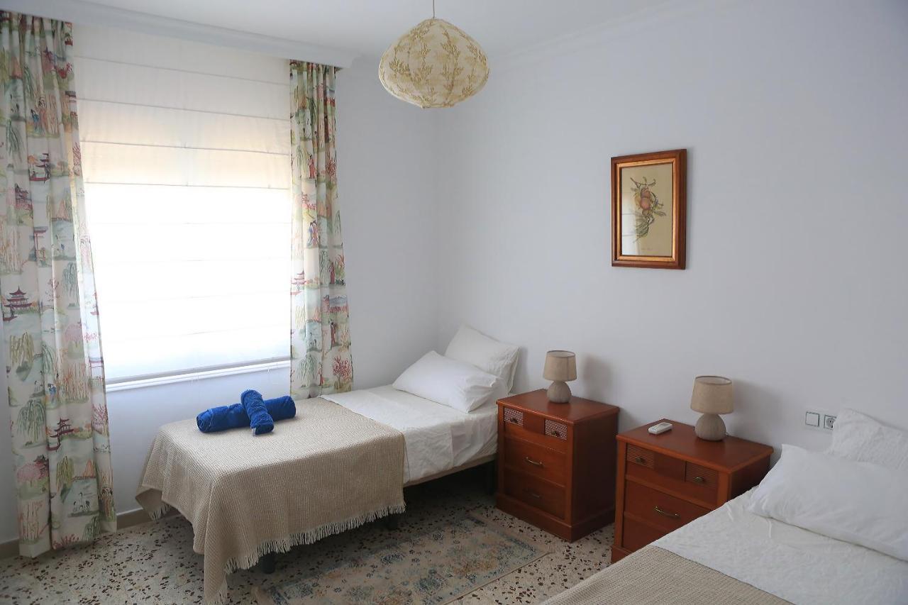 Newly Furnished Cozy House Next To The Holiday home